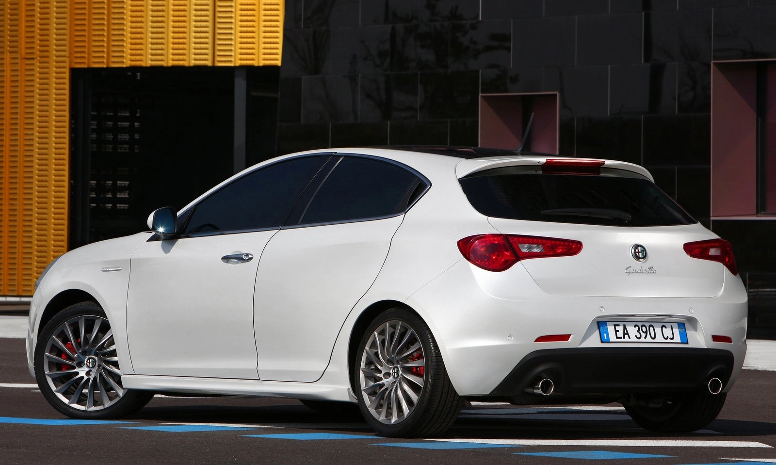 Alfa Romeo Giulietta 2011 1600 5a   Copy